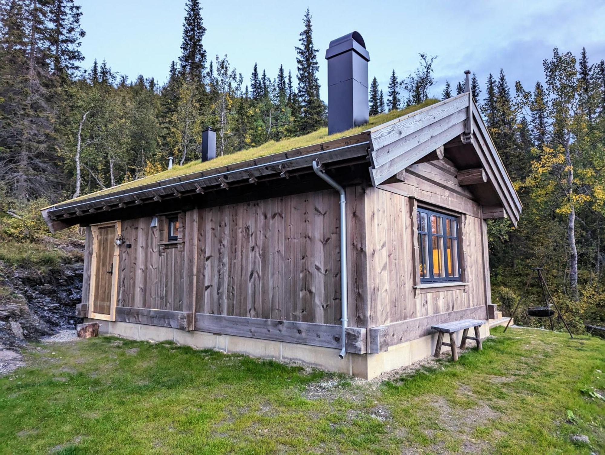 Liaplassen Mountain - *